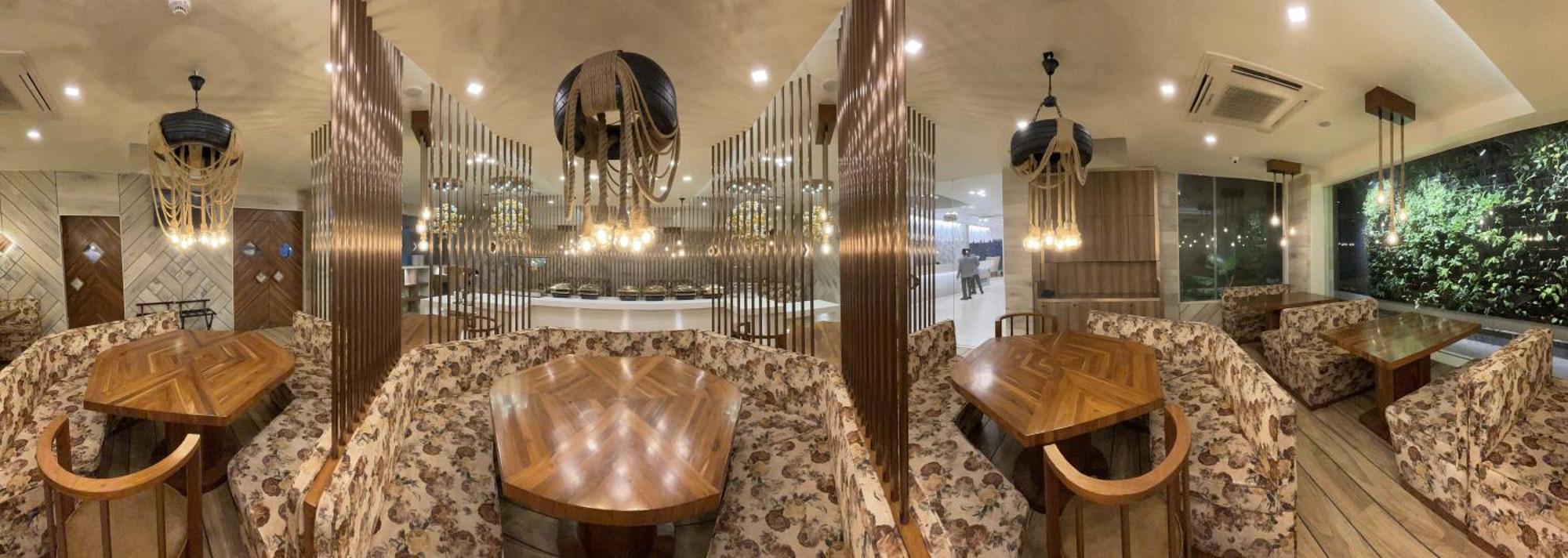 De Glance Hotel Surat Bagian luar foto